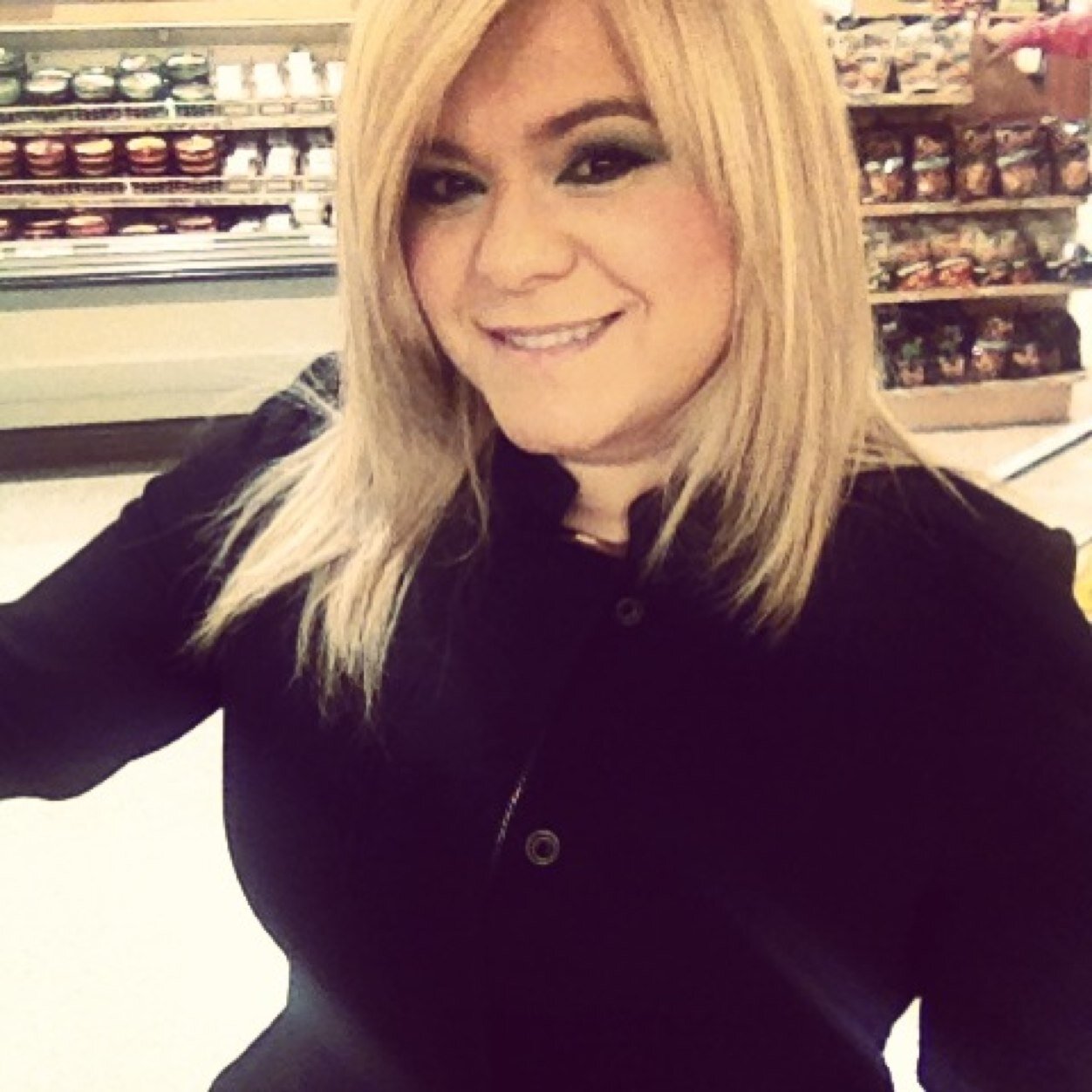 floresphoto's profile picture. 