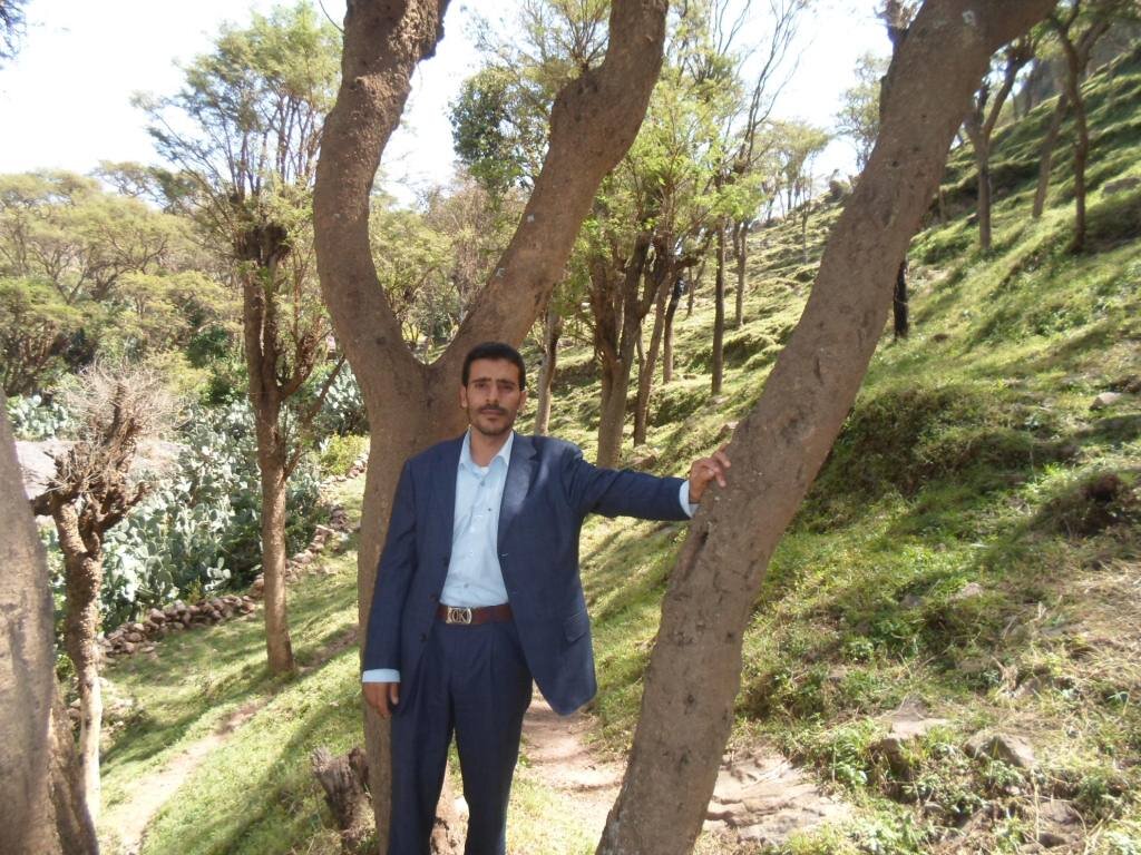 مدرس لغة عربية -- ناشط حقوقي --نائب رئيس منظمة المقصد اليمني لحقوق الإنسان- صحفي لدى الشرق الاوسط الجديد