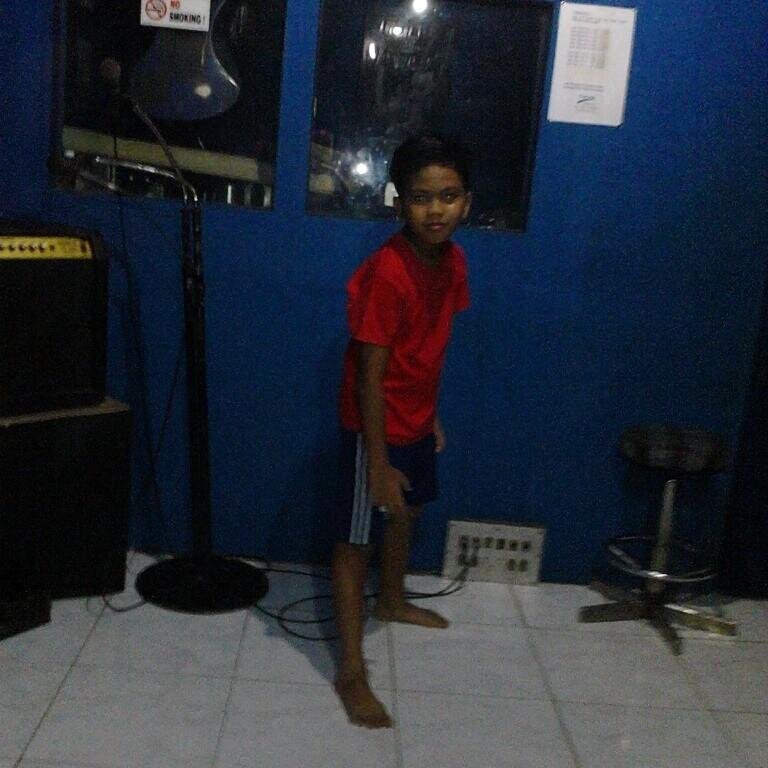 280_iqvan's profile picture. Dhyo Haw Ada Aku Disini