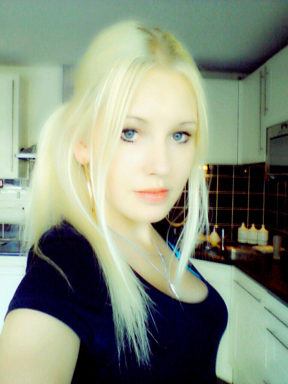 iloveyoupap,uitgaan met me bitchezz 6 januari Bday(L)je kan niet meer dagen aan je leven toevoegen maar wel meer leven aan je dagen lovevoormenichtje @Sharrrda_