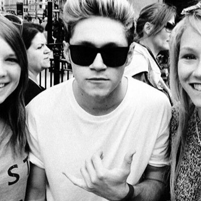 hey there beautiful I gave u a free follow and it would mean a lot if u could follow @smokeszarry in return (ask for a fb if u like) ilysm
