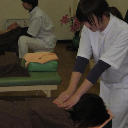 埼玉県熊谷市の整体院です。厚生労働大臣認可（医政第742号）　全国整体療法協同組合公認 セラピスト養成機構より　優良整体院として評価され、推薦を受けました！当院は、みんなが笑顔（えびす顔）になれるサロン目指しています♪
☎048-533-8178
http://t.co/1UI9IbLUpV　＃相互