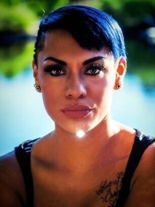 MoniqueVillar14's profile picture. 