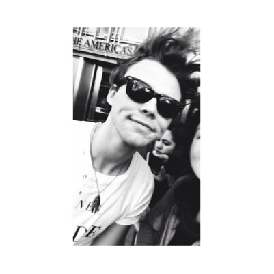 i love you and so does 5sos (: