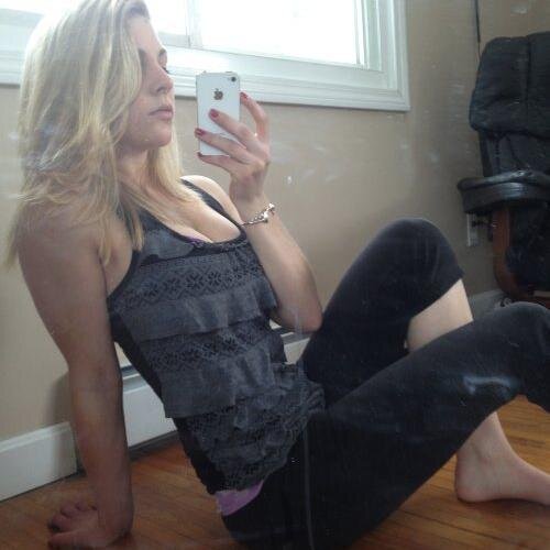 emilywi94699112's profile picture. 