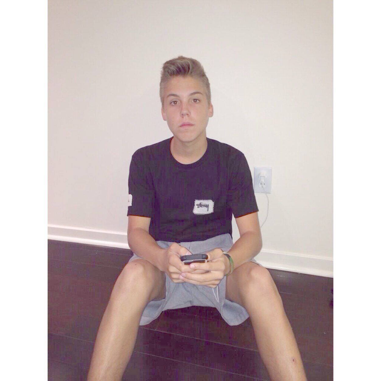 follow @espinosarainbow because free follow Xoxo