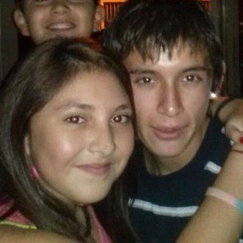 me guta estar cn mis perros y jugar a bowling cn mi mejor
