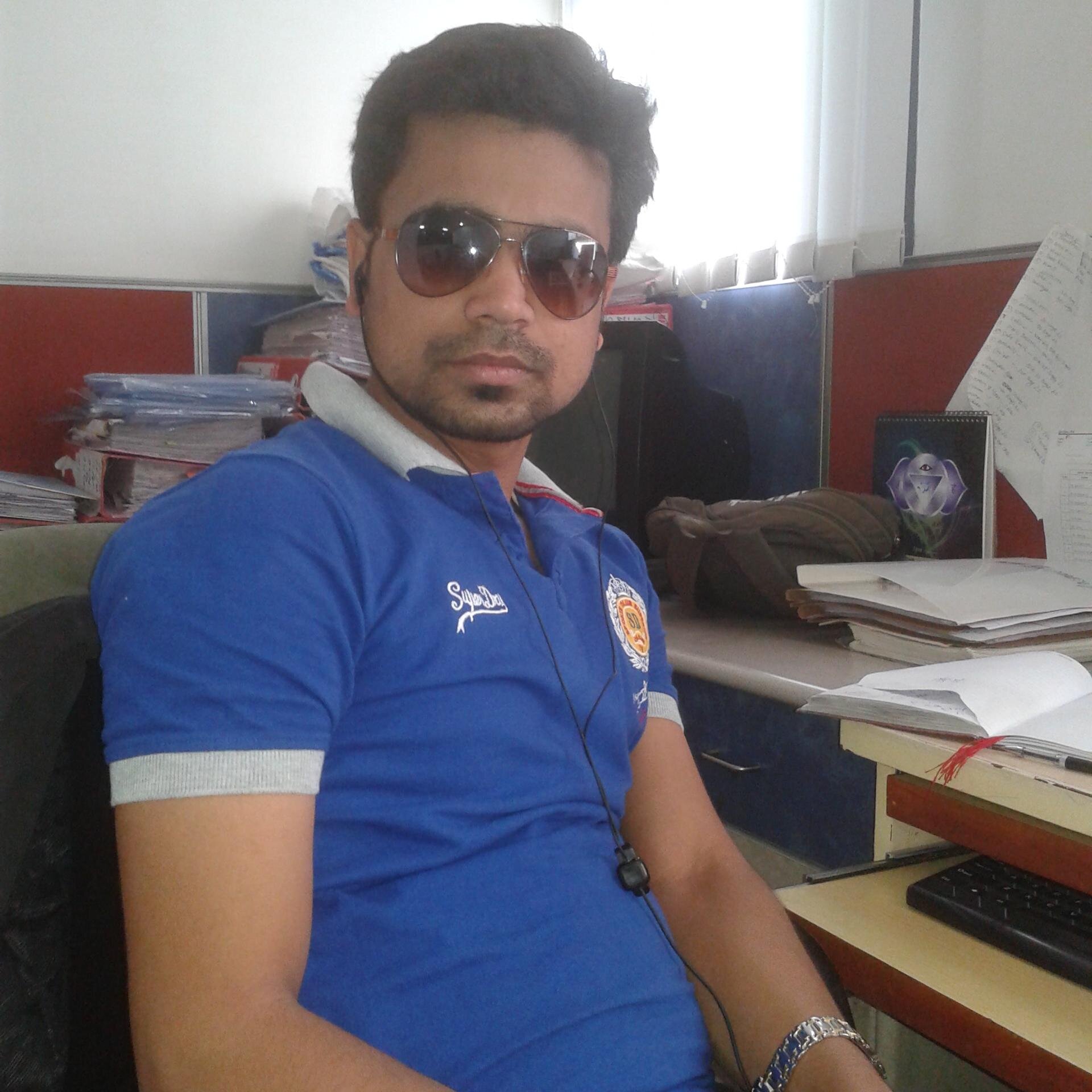 my self Gautam Jha Working With Accounts I am Belong From Bihar