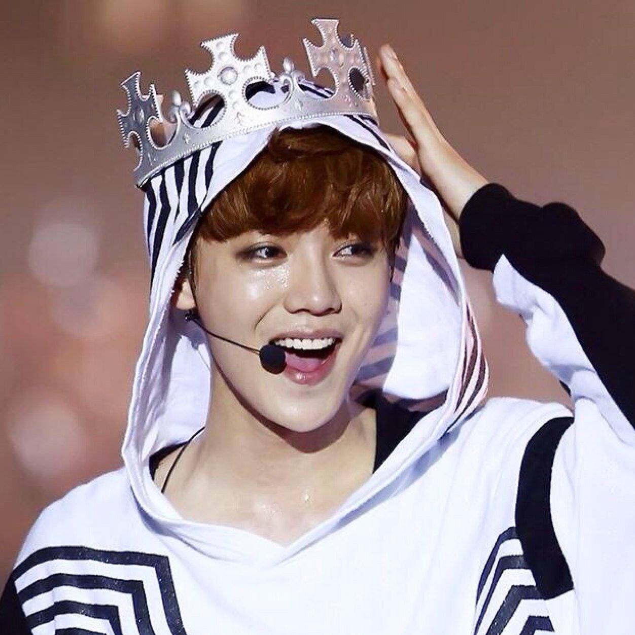 ชื่อเมย์นะค่ะ ทักได้ (ไม่กัด) ฝากรีได้ (ชอบรี) ฟอลมาฟอลกลับ เมนนางฟ้าลู่หาน ♥️รัก EXO ทั้ง 12 คน♥️