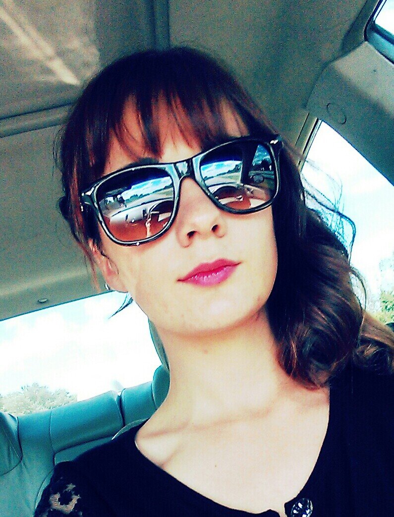 im 24 years young and currently working at Paradise Beauty Salon and Spa:) I love music, hello kitty, and doing hair :) I also love chatting, so hmu! much love!