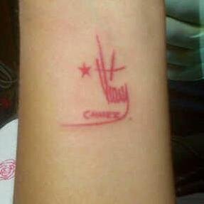 Si no te gusta mi perfil, es porq es mio! Chavez, viejo haces tanta falta... Sangre roja y mi corazón se inclina hacia la Izquierda! Soy la hija de Simón...