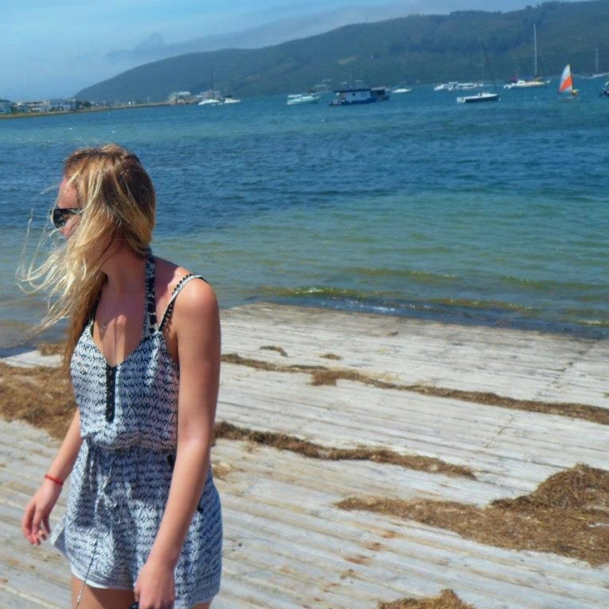 alicejboo's profile picture. Likes fresh air, correct grammar and historical fiction.