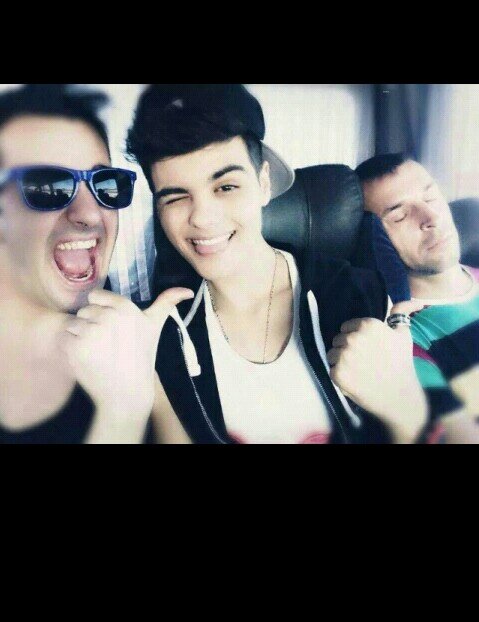 I LOVE AM el mejor abraham te amo pequeño,y las antiabrahamers ya saben a donde ir (mierda)