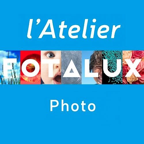 L'atelier propose d’imprimer vos photos en haute définition sur un support en aluminium ou en bois avec une large gamme de finitions.
