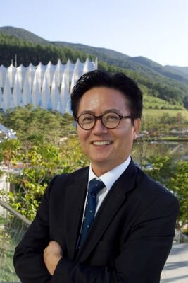 .경영학 박사. 조직문화 혁신
.복합리조트 카지노 미학
.지금처럼 산다면