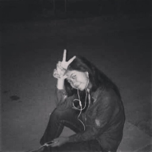 SuhailaAfwie | Born: Juni 5th 1996 | Blod Type: O | baik, blak-blakan, lucu, keras kepala, penyayang :) | @tolenggg ♥