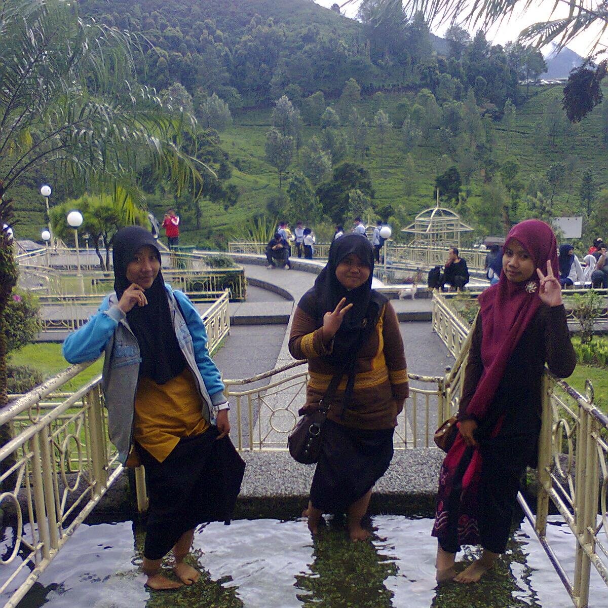 Shafa_Mumtaza's profile picture. *Allah is always with me. I'm never alone*