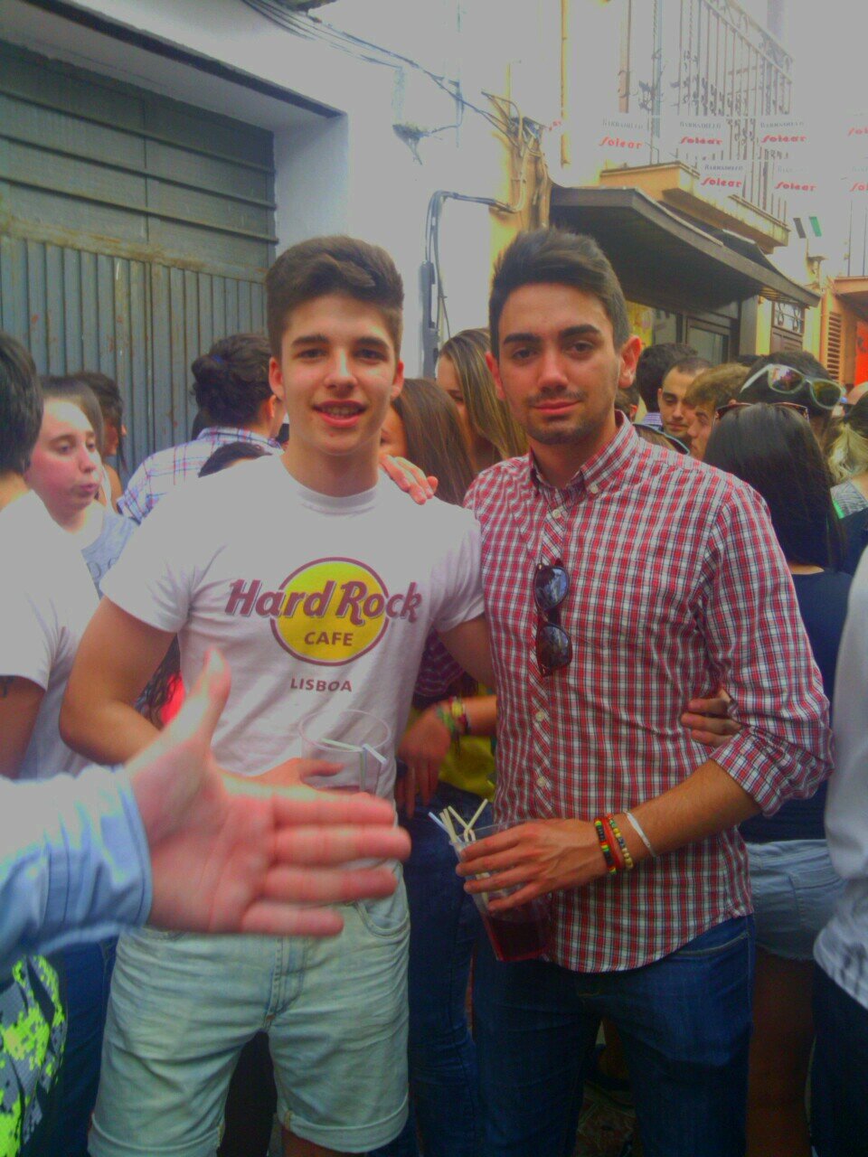 Buena gente, alto cargo de la banda de los MAKIS, me gusta la fiesta y el futbol, las motos, la musica... Y ALBA VICHO !!!