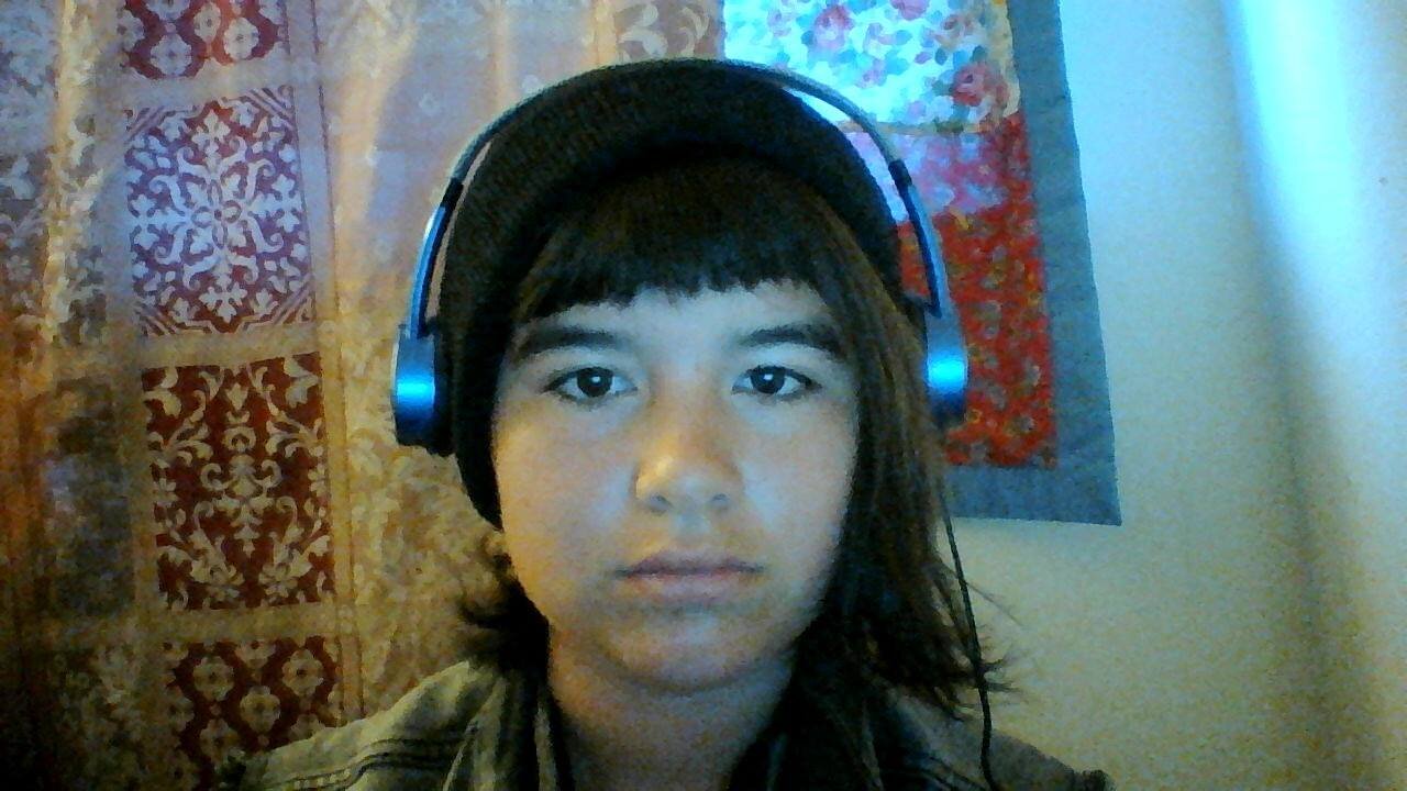 I'm a scene youtuber/author who's dream is to have her own heavy metal band!