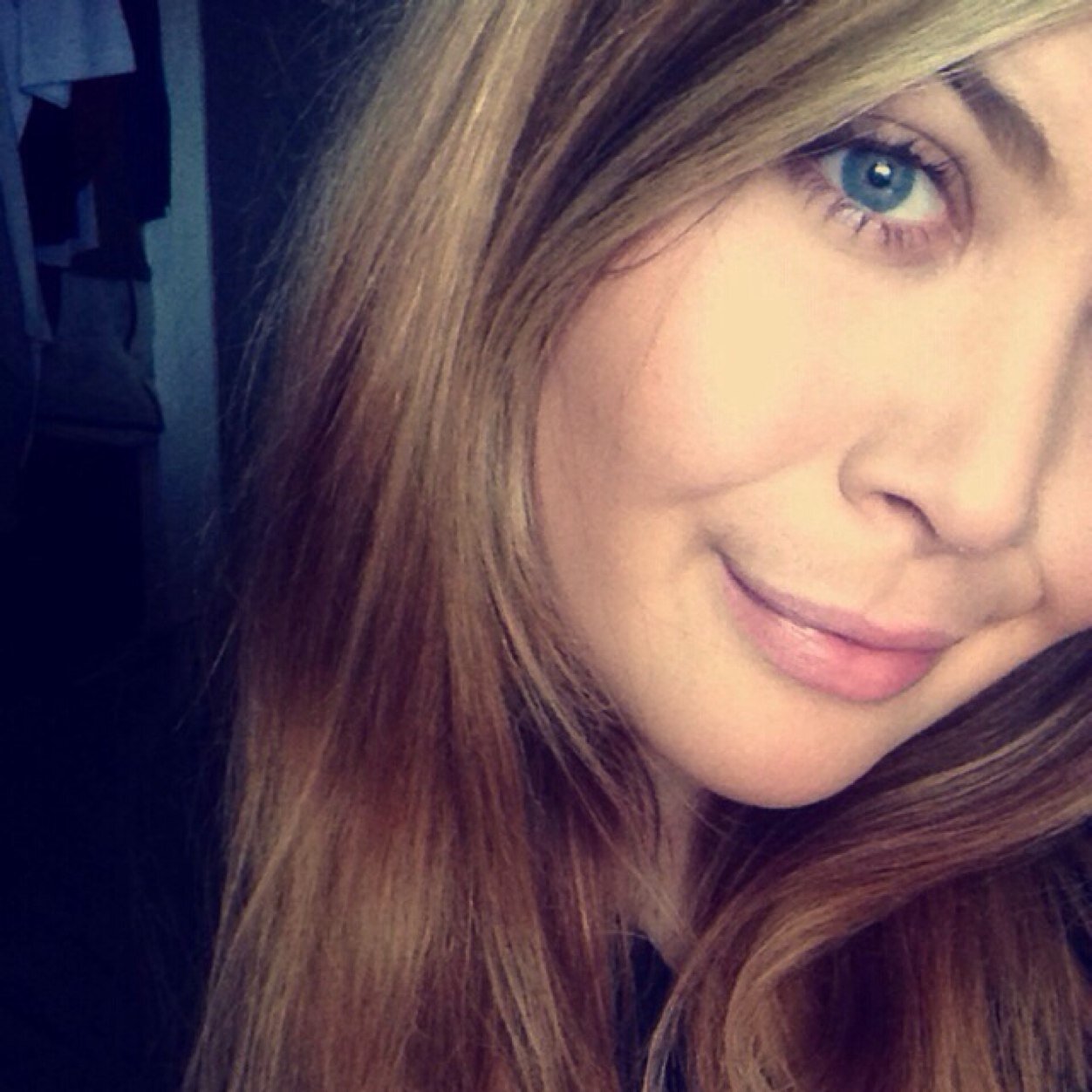 rosiepants11's profile picture. 21, RMIT. I enjoy playing my guitar and watching bands play live. Jim Morrison✌️