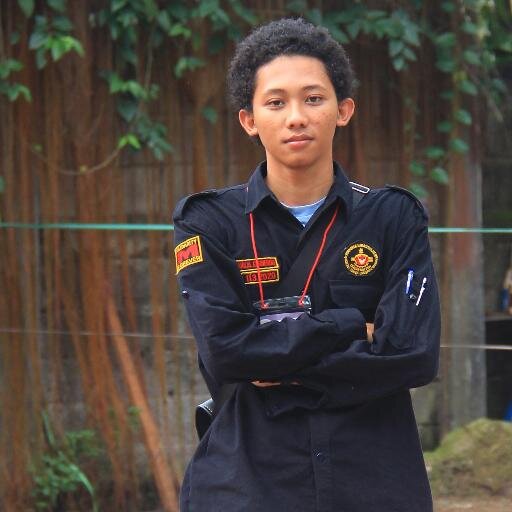 GerryPassoryan7's profile picture. Kata orang beda itu aneh. Aneh ya kata orang, gue curiga mereka homo. Menurut gue beda itu indah, kata sahabat gue beda itu nikmat. Menurut kalian gimana?