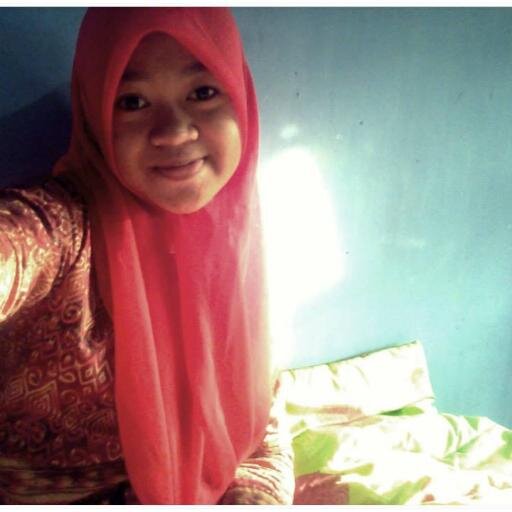 ^_^ putri pertama dari tiga bersaudara ^_^