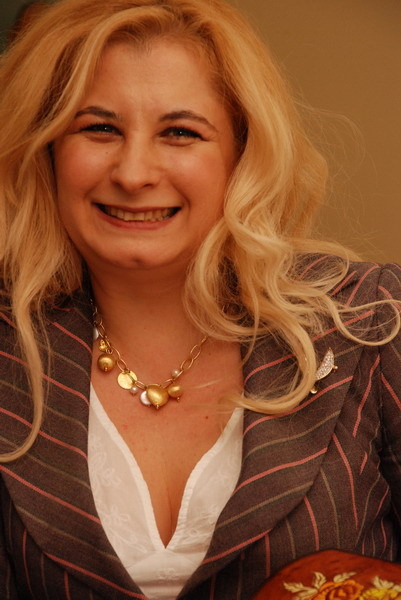 Cristiana1FR's profile picture. Cristiana Ionescu Agentia de Fundraising Dreamcatchers Romania/Palatul de Hartie/Edulier