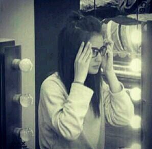‏وينک تراني من عنا ﺎلبعد مليت محتاجلک و ﺎستحي ﺎقول مشتاق (=|♡̷̷'..