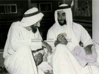 اكحل عيوني فيك لا صابني ضيق    ويطيب مافي خاطري من عيونك 3