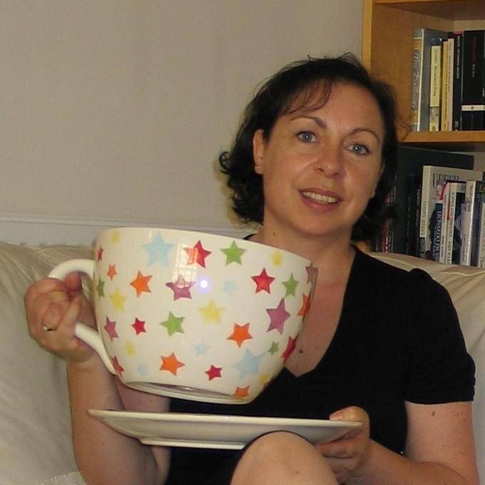 Writer of romantic comedy and cookery books. Cake lover. Busy Mum.