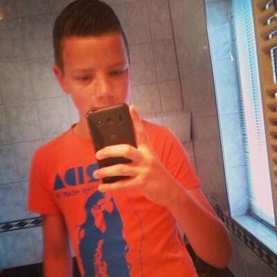 jelmervegterlo's profile picture. JELMER // LUTTENBERG // PAREL VAN SALLAND // VRIENDEN // VOETBAL // SDOL // PSV // ATLETICO MADRID // GO AHEAD EAGLES // CCS // 14 y/o