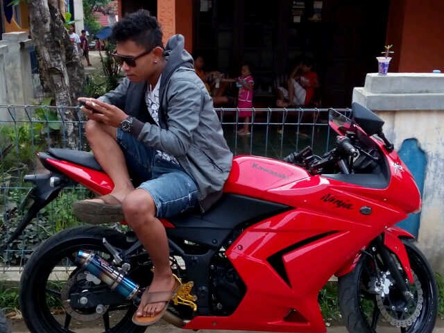 Butuh cewe yang bisa d ajak bercanda inviete 275B26B0