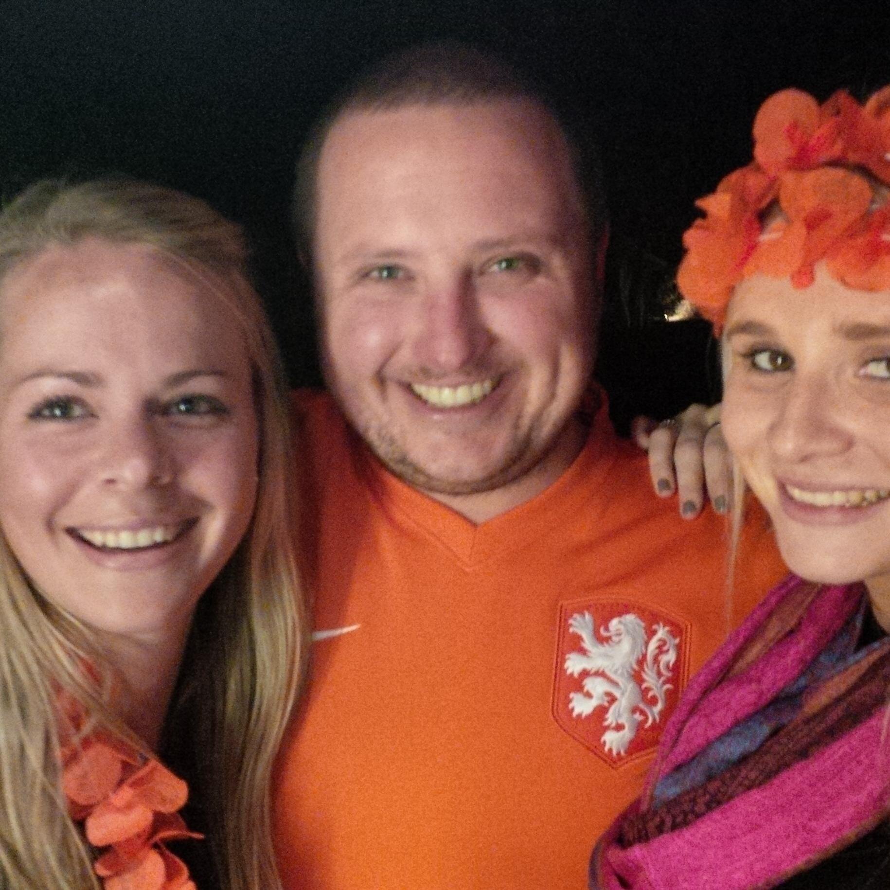 Proudly South African, crazy sports fan ,wildlife enthusiast and love anything social!!