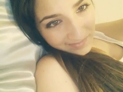 Vivo en el reino de la confusión, donde la vida es sólo ilusión, aqui las cosas no son lo que son, reino de engaños,mentiras y traición. Sonriendo desde enana.