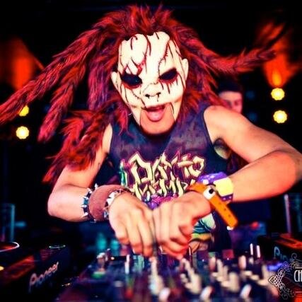 Proximamente segunda fiesta. →Dj @nicodcastillo← @tomaslsaavedra @fedesmith2 @santiago_ziroll