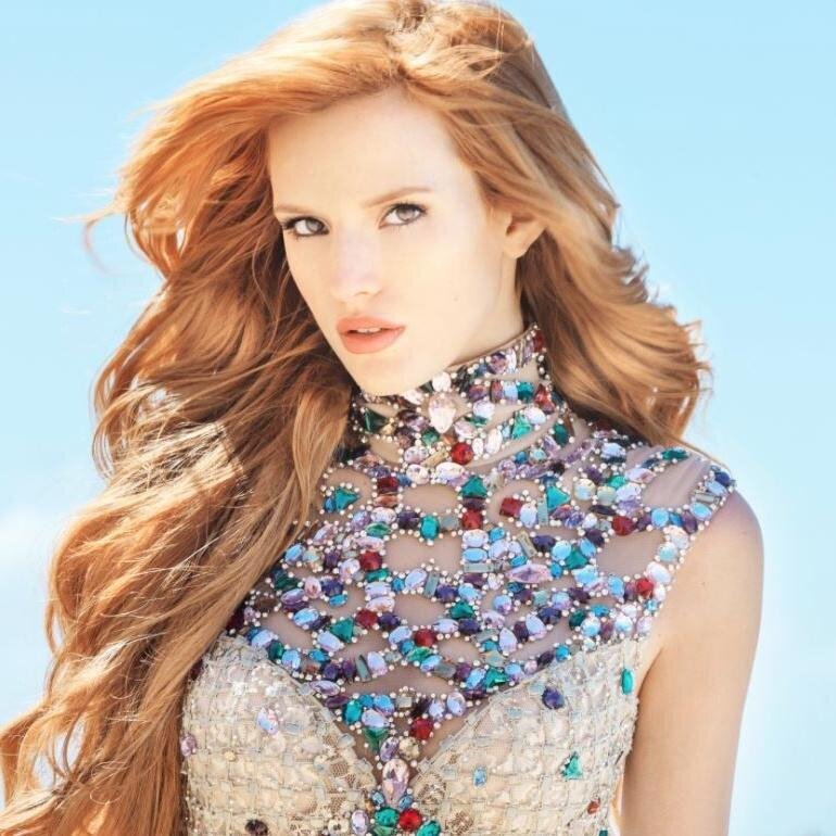 i'm bella. i'm an actress,student , dancer, recording artist and an author. i love GOD, fam, bellarinas/os, animals, yankees, usc and lakers