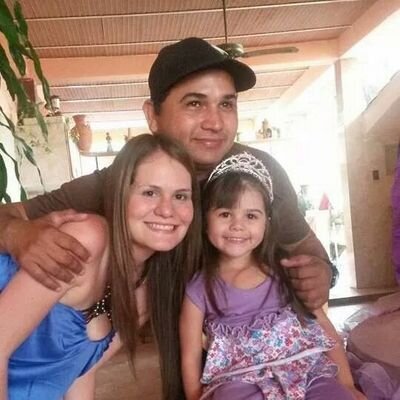 lic en administración.  amo a mi familia