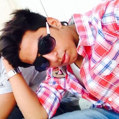 Mamdouh Ali 
- Age 18
- Kik : mamdouh09 
- BBM : 760ed655
-  whatsapp ask me?