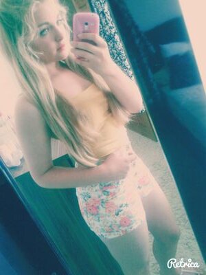 bethlouxxxxx's profile picture. hate life