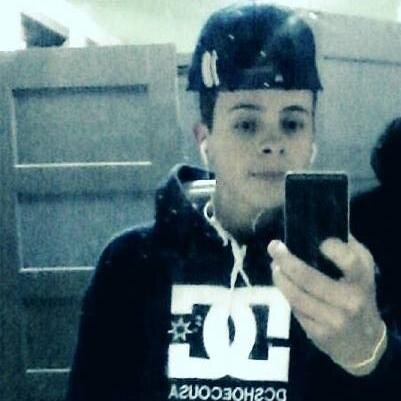 Rafaa_Marsilio_'s profile picture. “Se você quiser o mundo, eu te ofereço o meu.”