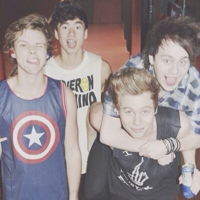 our favorite 5sos gifs
