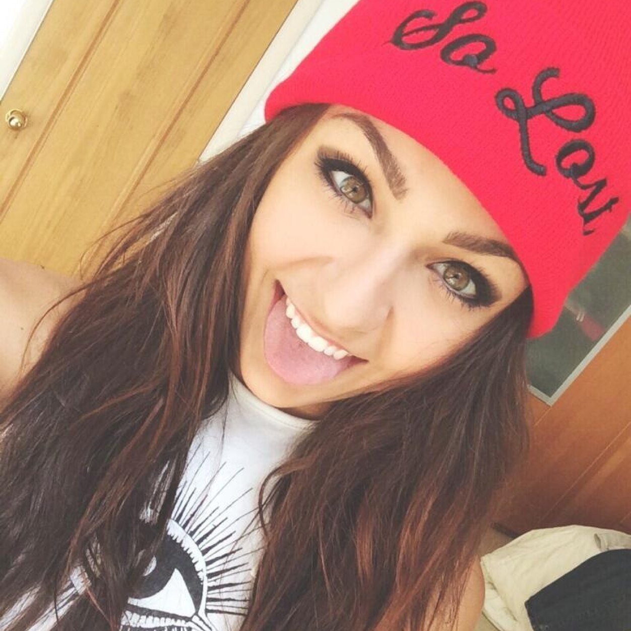 if i just gave you a free follow, dont follow this, go follow my main account!! @MrsJcFranta :)