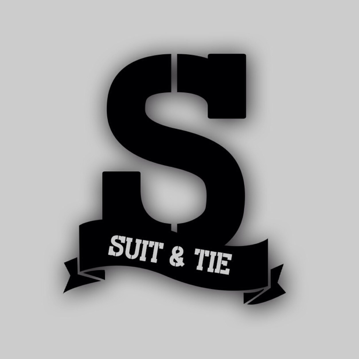Youtubers, gamers the usual. Go check out our channel http://t.co/REh8dwuVum sponserd by @originalintros and @officialvipergf