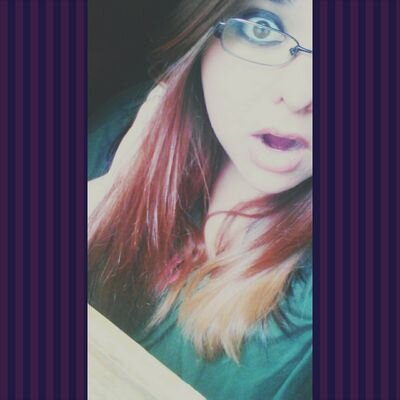 #24 #Engaged #Graduated 
#Gamer #Steamer
 Music is my life// I'm beautiful, society is the one who's ugly.