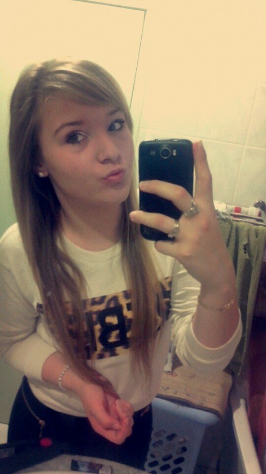 LaFemmeASonPer's profile picture. TeamJalousie#TeamChieuse#TeamCaractereDeMerde#