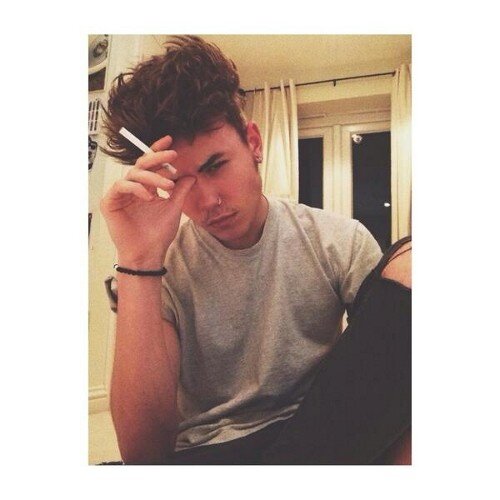 Harry Gregory \\ 9teen \\ single \\ etero