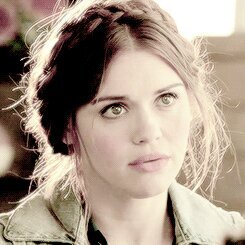 GingerBanshee1's profile picture. {bio in construction} RP account #Banshee