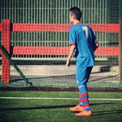 Jugador del @SDIturrigorri Juvenil de PrimeraDivision, amannte del futbol. Errekalde-EuskalHerria. Instagram: Unaaai_Saagaas