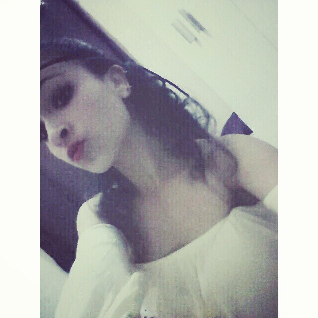 whrti's profile picture. sem nenhuma estridência