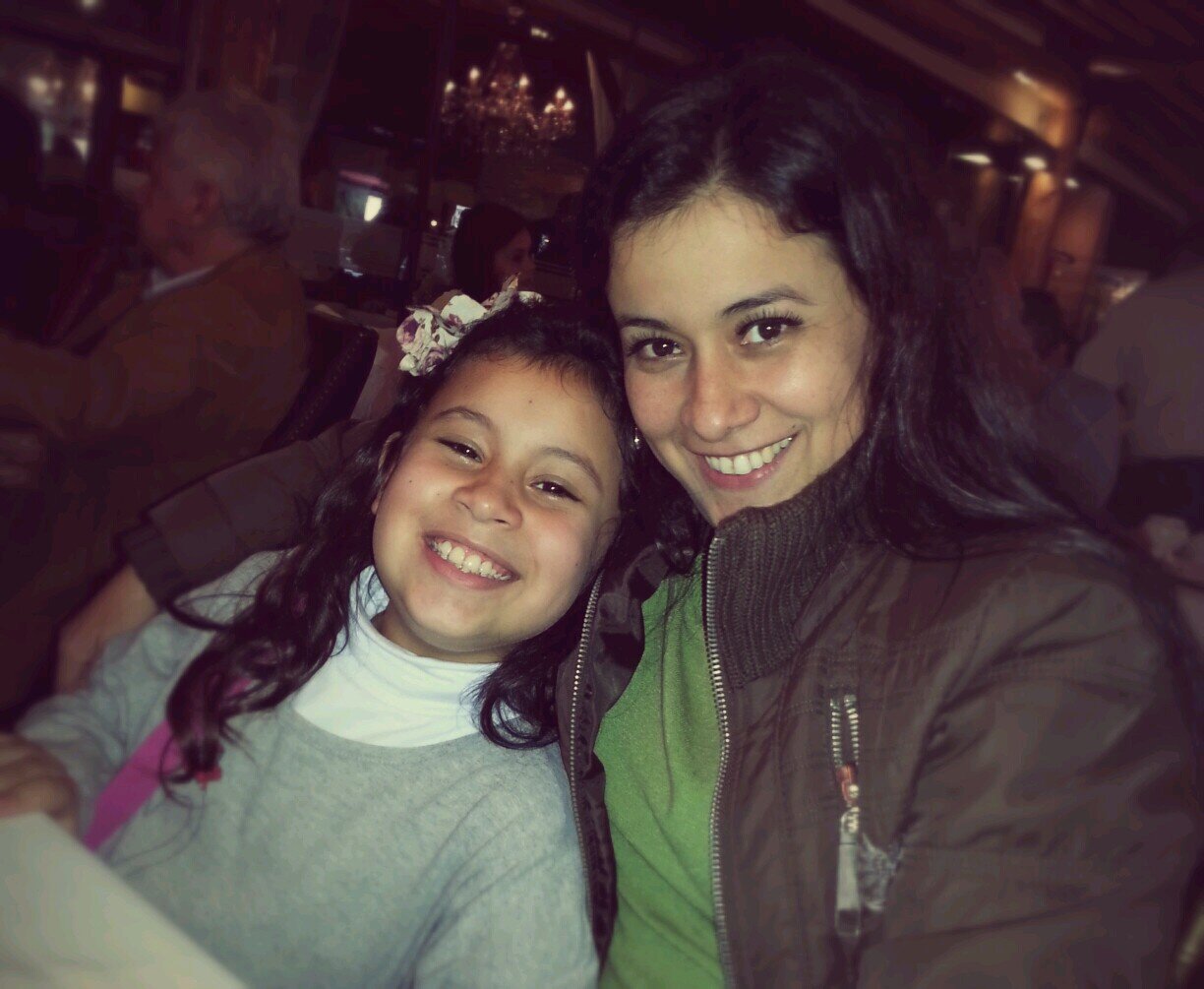 Nacida en Argentina pero hace varios  años aca en Py, tengo dos hijos que  son la luz de mi vida. Soy Psicóloga Social♥️